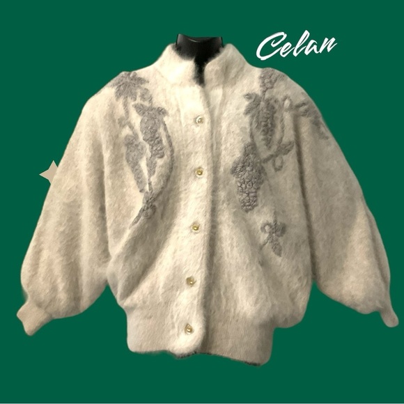 Celan Vintage Sweater Tan Puff Sleeve Embellished Flower Rabbit Vintage Boho SZM - Picture 1 of 13